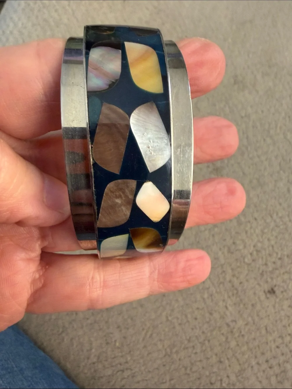 Inlay Shell Leaf Cuff Bracelet - Multi/Black